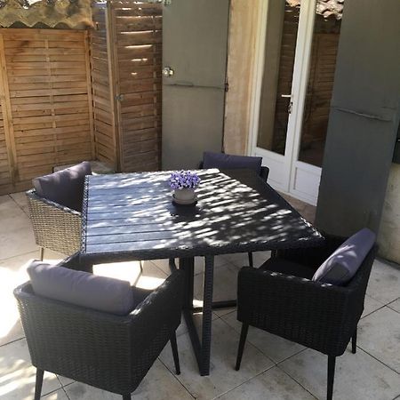 Juste Derriere Chez Nous Villa Boulbon Kültér fotó